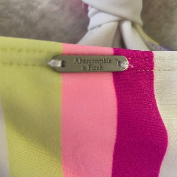 NWT Abercrombie & Fitch Striped Knot Front One Piece Swimsuit. Size Large. - Picture 6 of 8